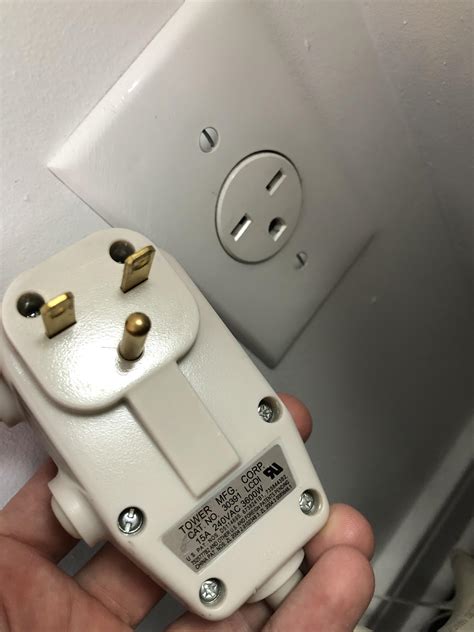 Air Conditioner 220V Plug
