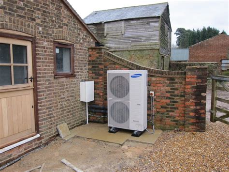 air source heat pump servicing