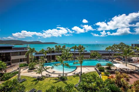 airlie beach hotel booking