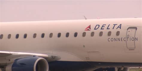 airlines flying into midland tx