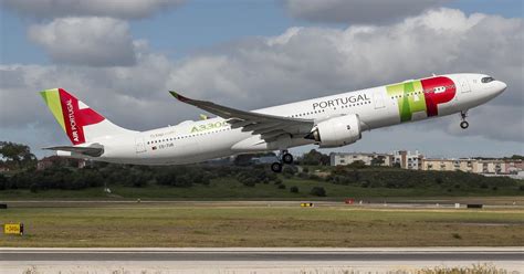 airlines with direct flights to portugal