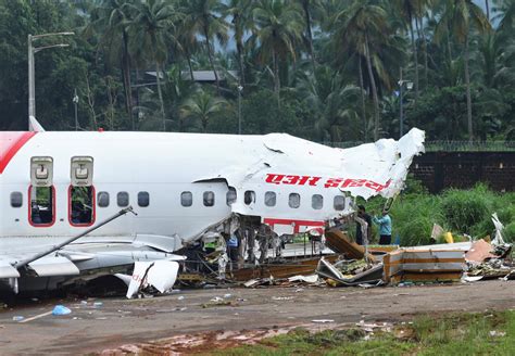 airplane crash in india