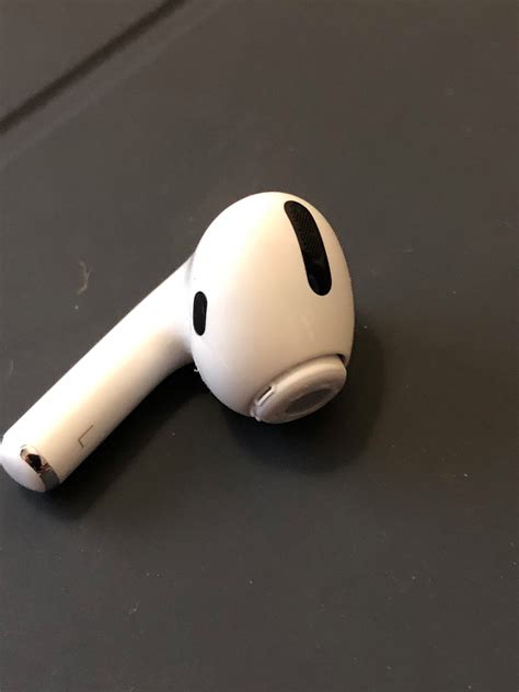 airpods pro ear damage