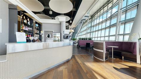 airport lounge terminal 5