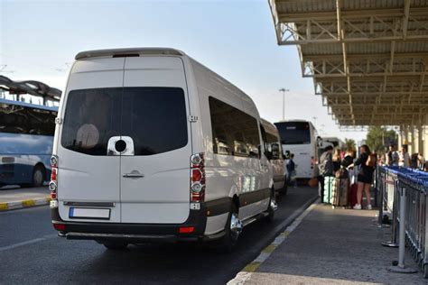 Types of Airport Shuttle Services