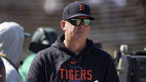 aj hinch contract with tigers
