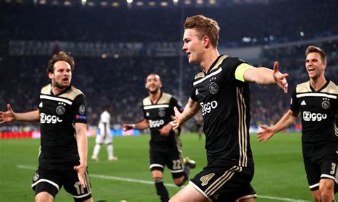 ajax live stream kijken