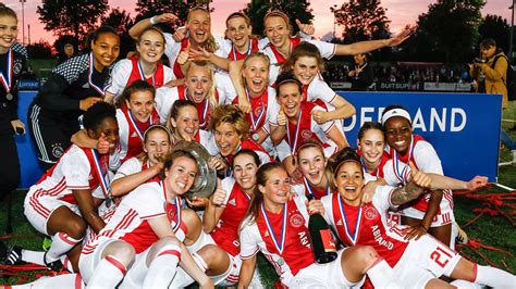 ajax vrouwen op tv