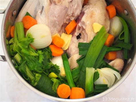 Ajouter le bouillon de poulet