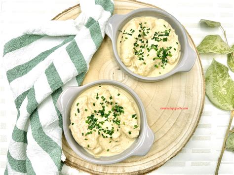 Ajouter la crème fraîche et la moutarde