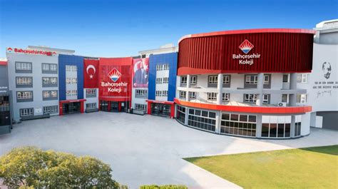 Akhisar Bahçeşehir Koleji bursluluk sınavına yoğun ilgi