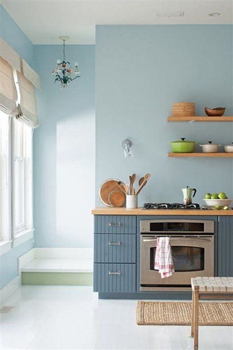 aksen warna cerah dapur Desain Dapur Kecil Elegan, Solusi Cerdas untuk Ruang Terbatas