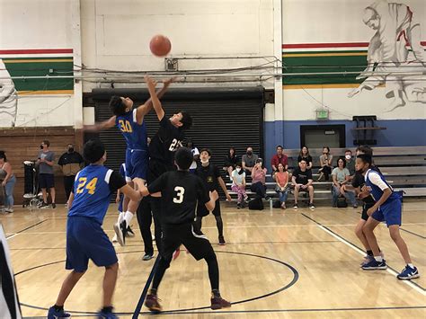 Alameda’s boys hoops scores historic postseason victory