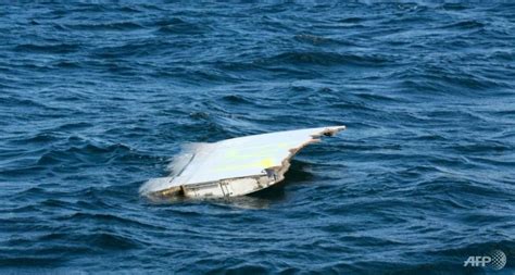 alaska airlines crashes into ocean