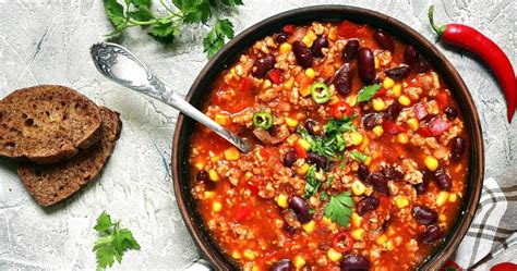 28 Chili Recipes To Serve Up On Super Bowl Sunday HuffPost Canada Life