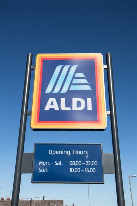 aldi coalville opening hours