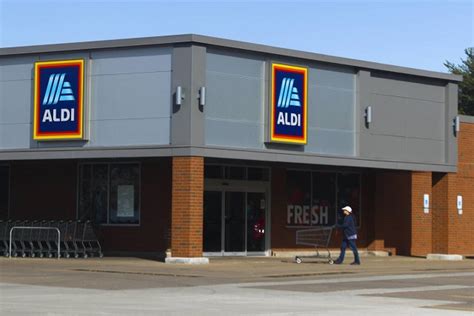 aldi working hours today