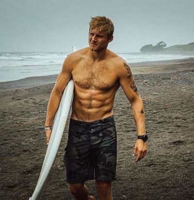 alexander ludwig height and weight
