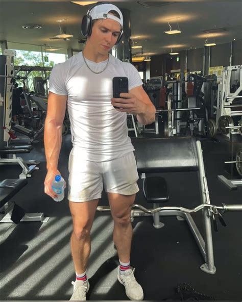 alexander nude chavez