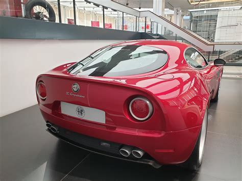 alfa romeo 8c rear