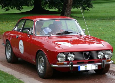 alfa romeo bertone 2000