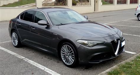 alfa romeo giulia benzina