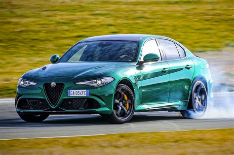 alfa romeo giulia quadrifoglio 2022