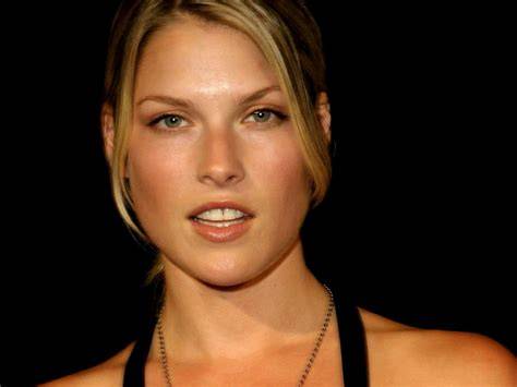 Ali Larter HD Wallpaper Filmi Duniya