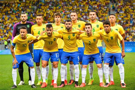 all players of brazil football team