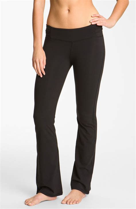 alo yoga pants with pockets for women