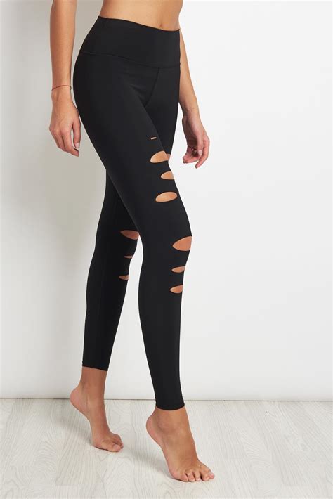 alo yoga ripped warrior leggings review