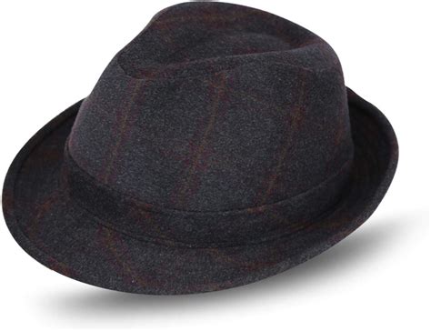 Alter Mann Im Traditionellen Hut Und In Einem Stock In Seiner Hand