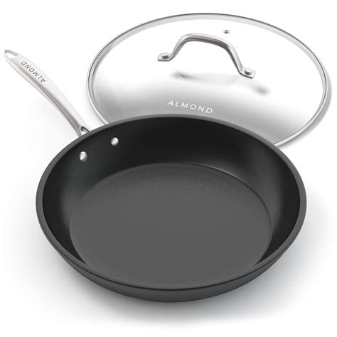 aluminium frying pan with lid