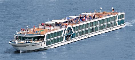 amadeus elegant cruise ship