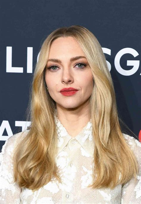 amanda seyfried bangs