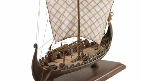 "Drakkar" historic wood model viking ship 1/50 scale very detailed by