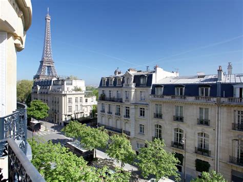 Experience Luxury Living In Paris With Amazing And Modern 2 Bedrooms Next To Eiffel Tower