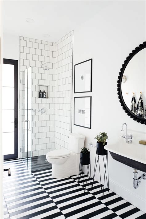 Black and white bathroom design and decoration ideas (50+ photos)