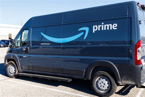 Amazon pushes ahead with Ultra Fast Fresh grocery delivery in the UK