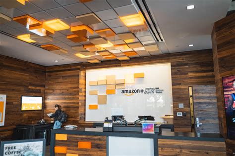 Amazon Locker Berkeley