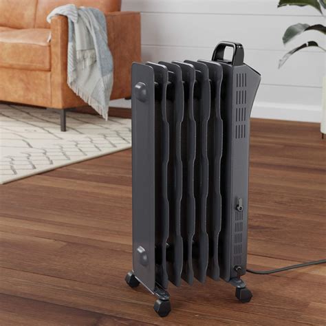 Amazon AmazonBasics 1500 Watt Ceramic Space Heater with Adjustable
