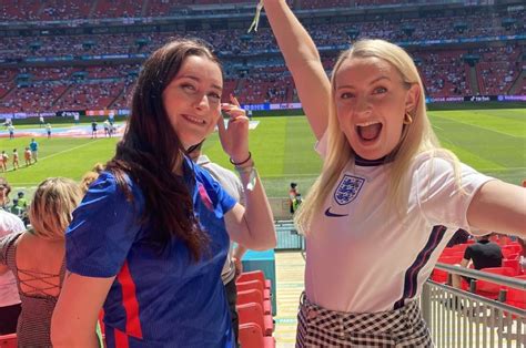 amelia dimoldenberg sister