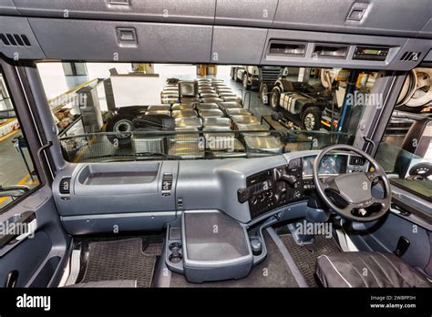 Cabine Semi trucks interior, Truck interior, Semi trucks