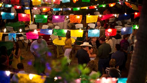 americans celebrating cinco de mayo