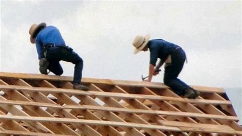 Amish roofing crew