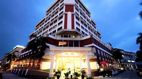 Surau Terkenal di Ampang Point: Tempat Solat Di Tengah Bandar