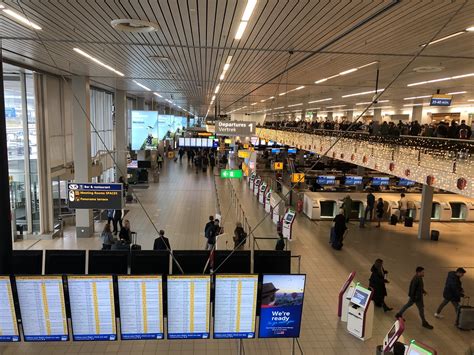 amsterdam airport schiphol departures