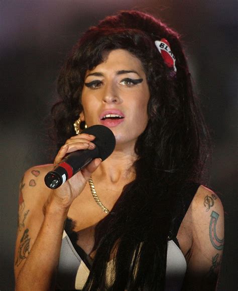 amy winehouse biography in english