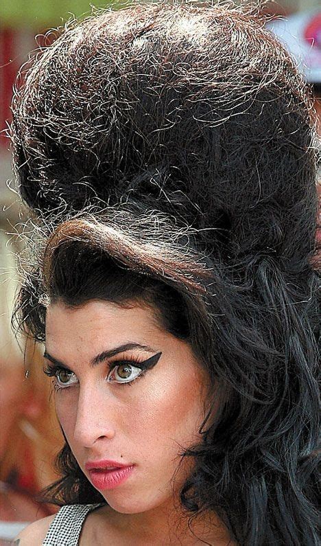 amy winehouse natural hair