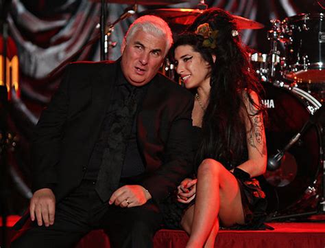 amy winehouse relationship with her father